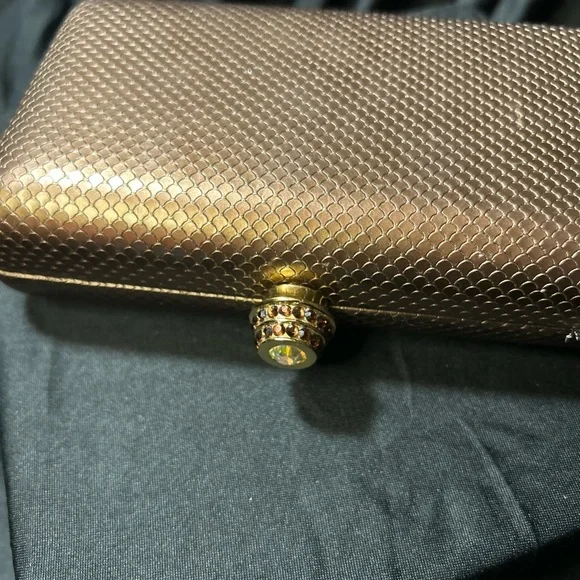 CRISTAL VTG Rare Clutch Bronze Fish Scale design wSwarovski Clusters kiss clasp - Picture 5 of 16